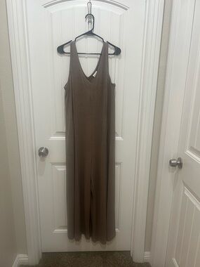 Ava & Viv Brown Sleeveless V-Neck Jumpsuit